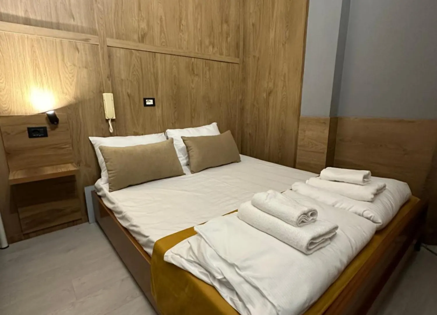 Villa Cabare Apartments&Rooms Dıraç 0*,