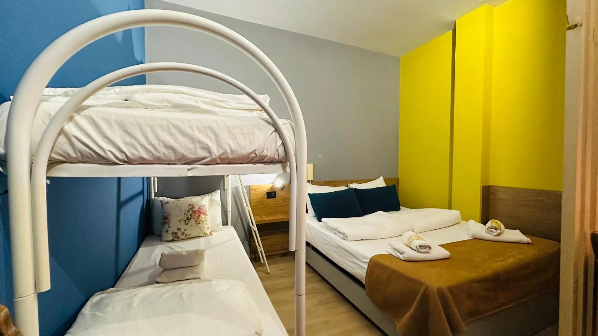 Villa Cabare Apartments&Rooms Dıraç 0*,  Arnavutluk