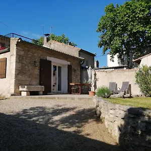 https://charmante-maison-proche-centre-ville.fr-provencehotel.com