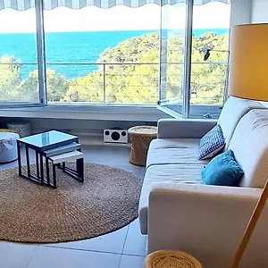 https://superbe-appartement-vue-mer-plage-piscine-et-tennis-prive.fr-provencehotel.com